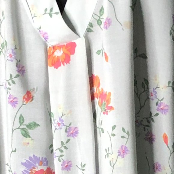 ๐ Floral Spring / Summer Plus Size Pull On 3/4 Sleeves Blouse - Picture 13 of 13